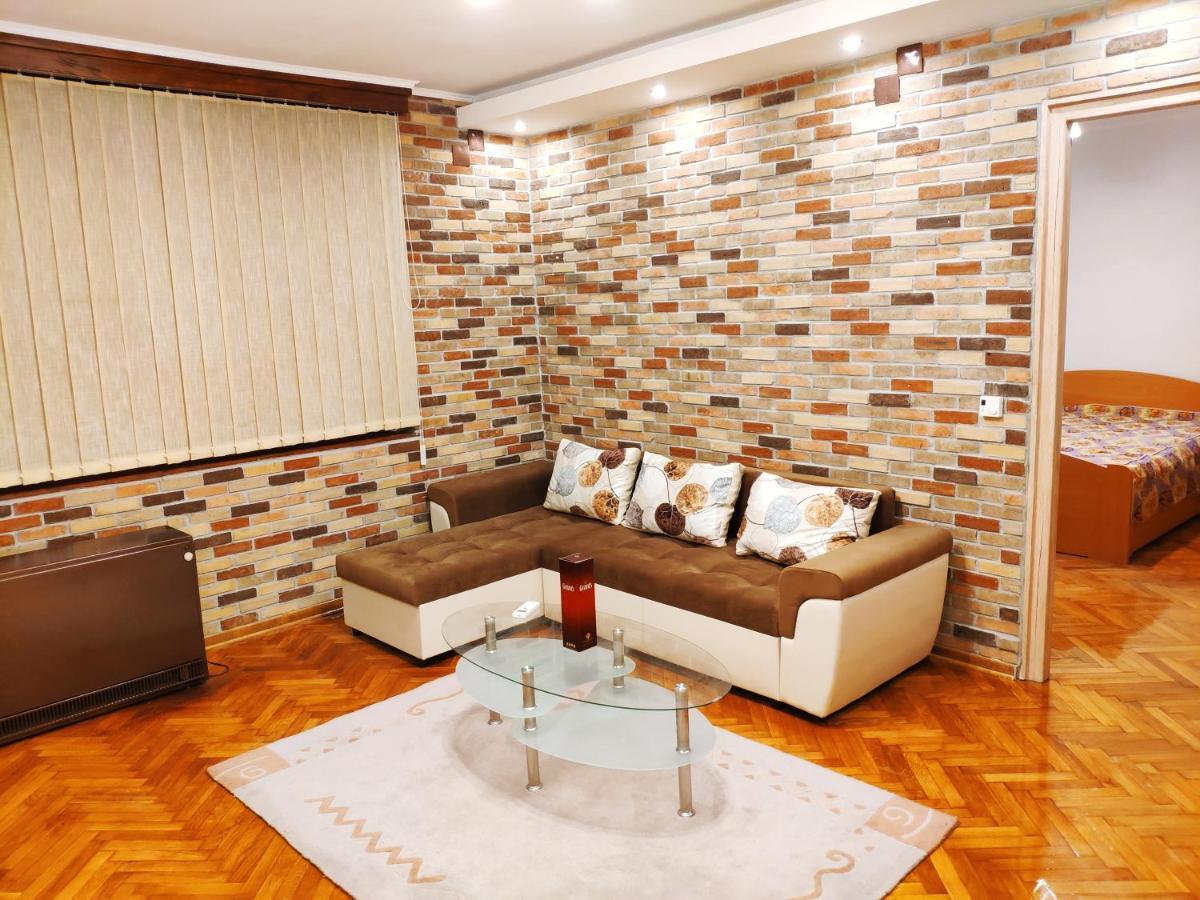 V2 With Love - Vintage Modern And Spacious Beograd Bagian luar foto