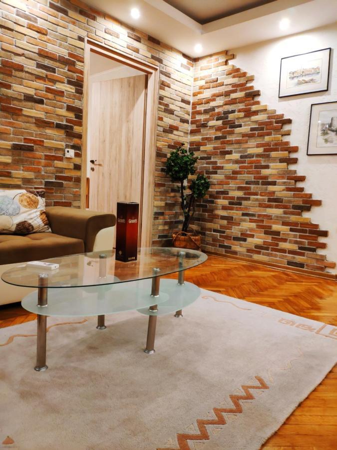 V2 With Love - Vintage Modern And Spacious Beograd Bagian luar foto